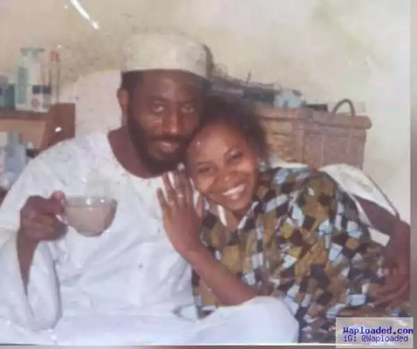 Check out this throwback photo of Emir of Kano with one of his wives